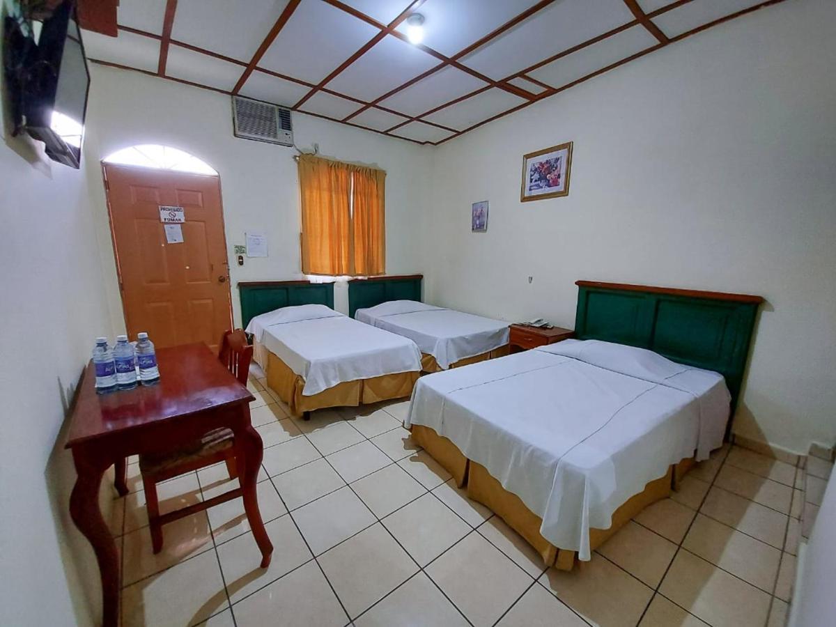 Hotel Continental Plaza San Miguel Exteriör bild